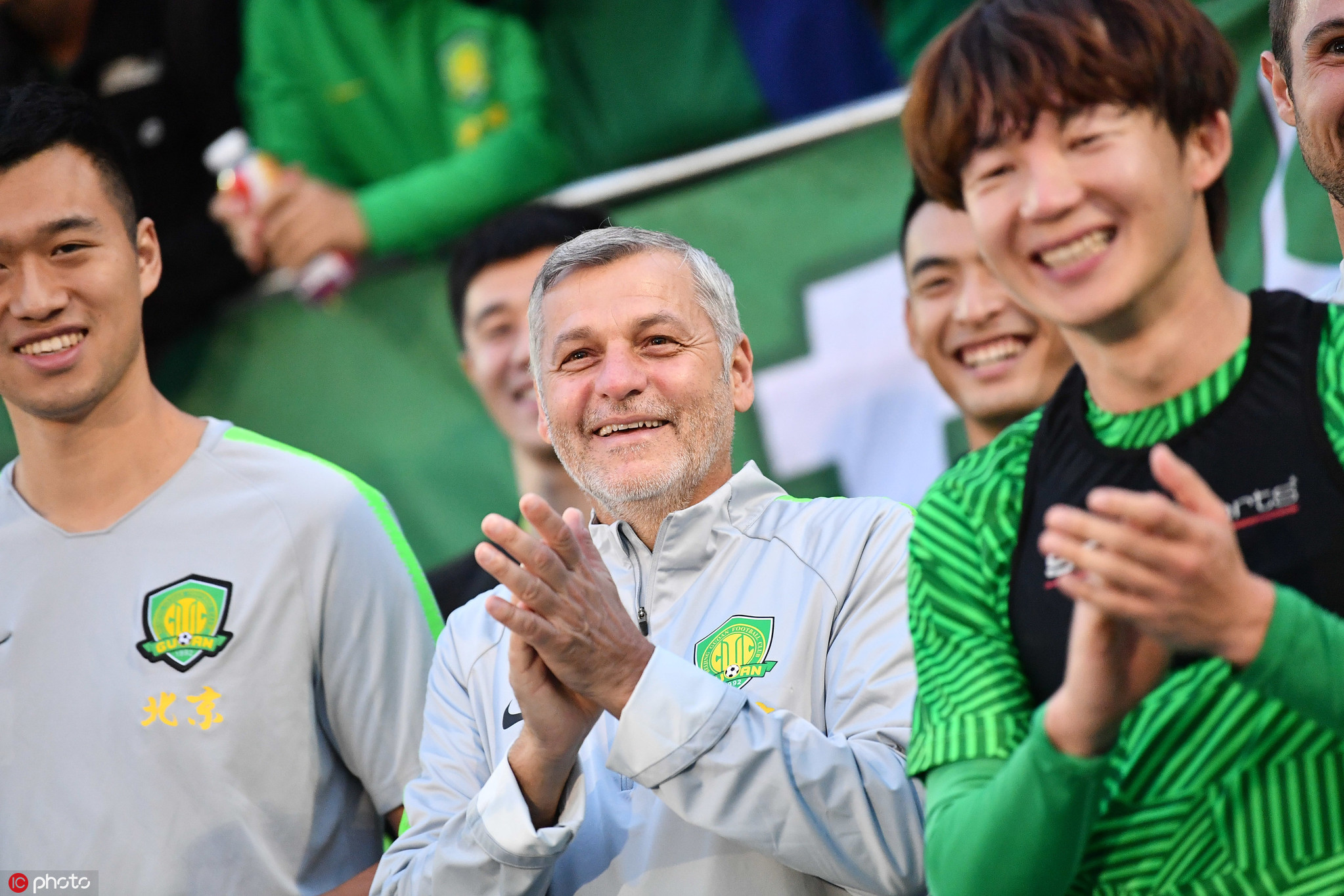  北京国安训练开放日；今夜调整名单引欢呼；意大利杯在即；赛季目标并未改变