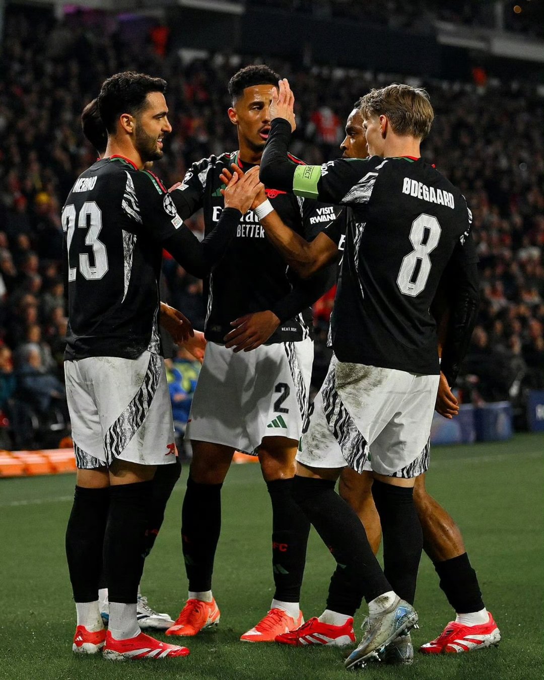 埃因霍温迎意甲关键赛,今晨状态回暖,赛场秩序良好,控场能力受关注 埃因霍温迎意甲关键赛,今晨状态回暖,赛场秩序良好,控场能力受关注