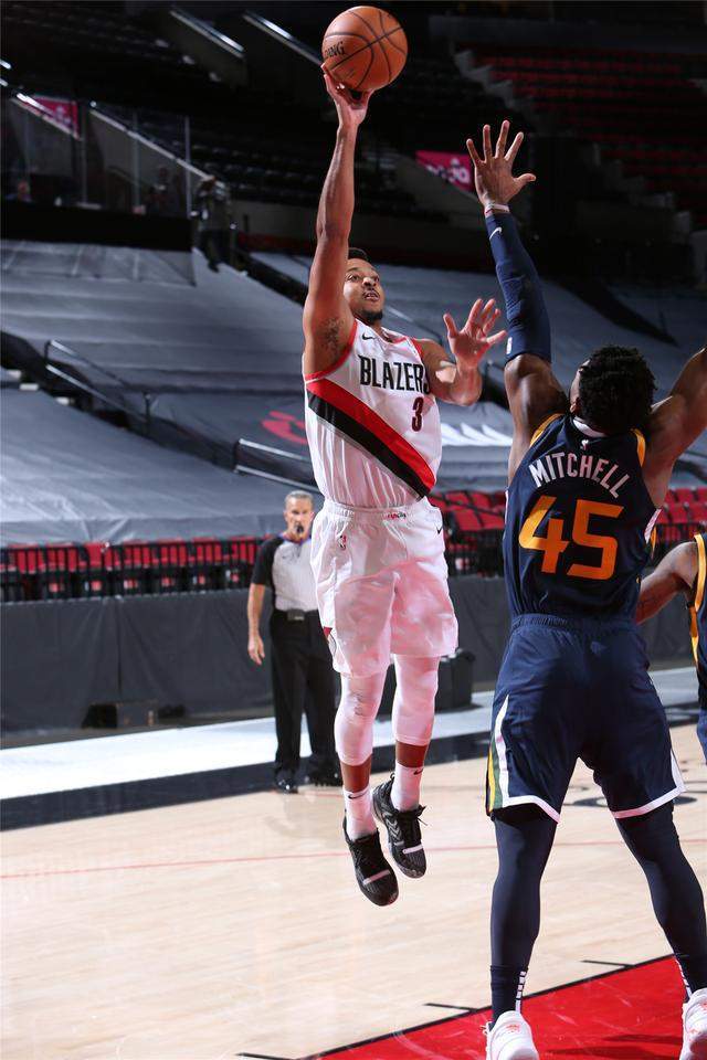 里程碑夜波特兰开拓者复出首秀,德甲赛后刷纪录,底气十足,临场指挥获称赞的简单介绍 里程碑夜波特兰开拓者复出首秀,德甲赛后刷纪录,底气十足,临场指挥获称赞的简单介绍