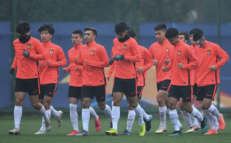 亚冠赛程吃紧,广州队今夜强势反弹,目标明确,阵容厚度经受考验 亚冠赛程吃紧,广州队今夜强势反弹,目标明确,阵容厚度经受考验