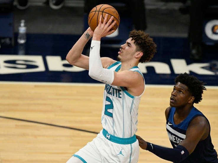 关于西亚卡姆新星出色防守表现惊艳，塞尔维亚队未来可期！的信息